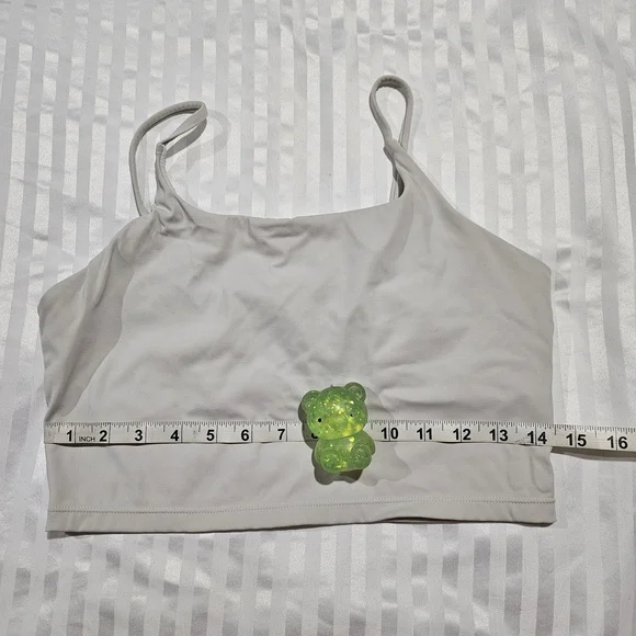 Stylish Black and White Women's Crop Tops - Picture 3 of 8